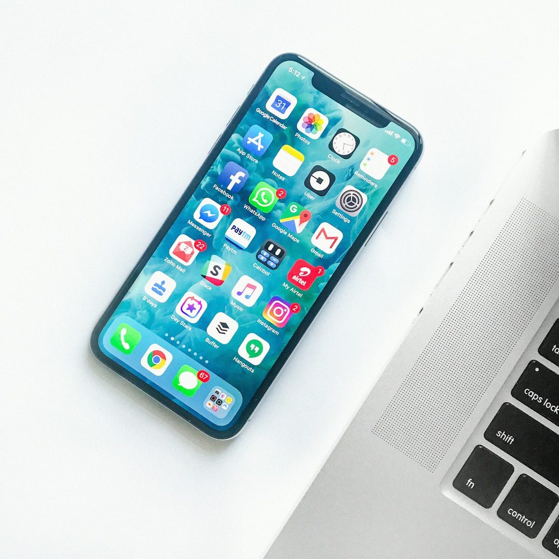 V体育 APP 赛程与赛事列表界面示意